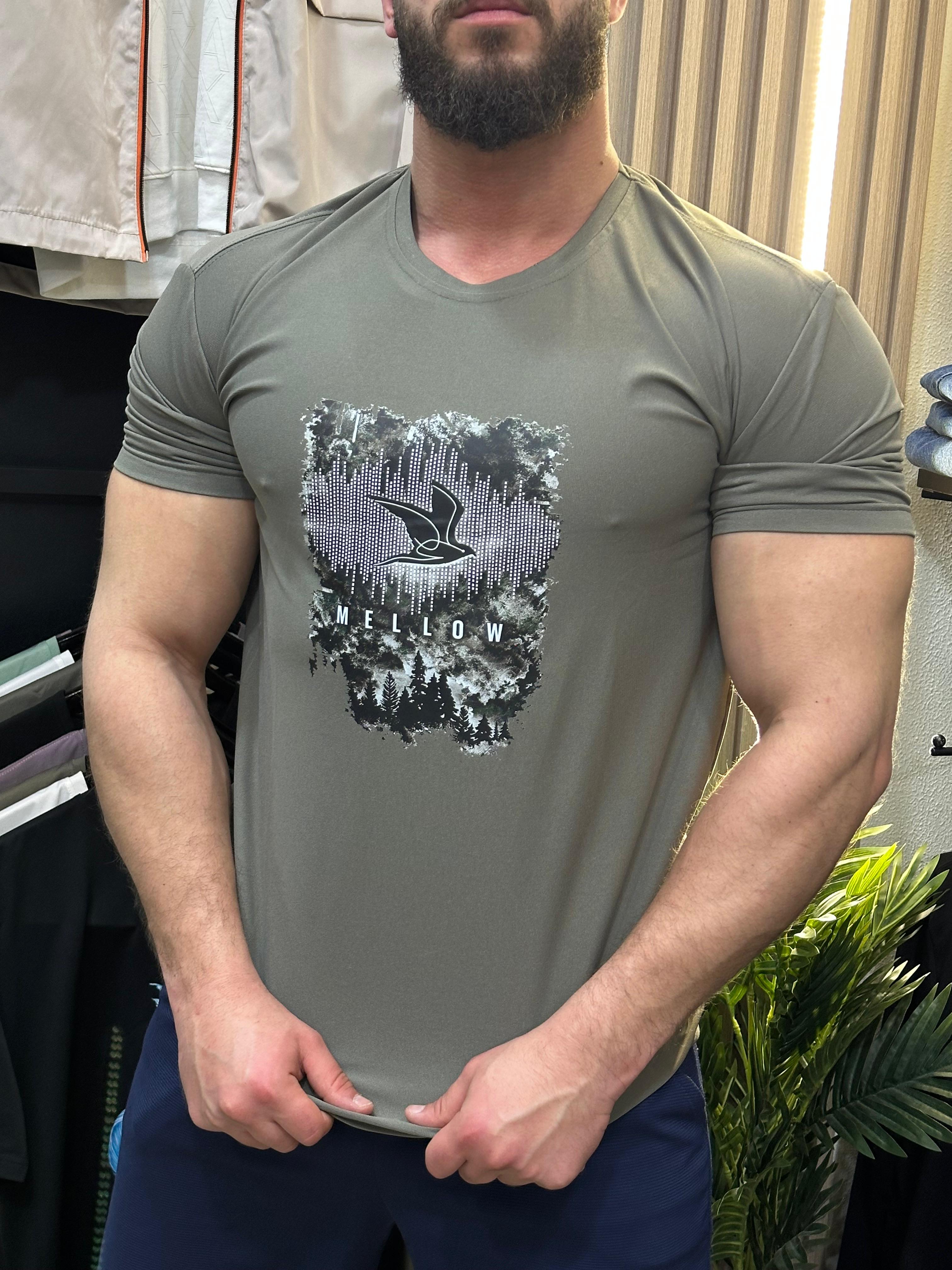 Mellow Soundwave Graphic T-Shirt